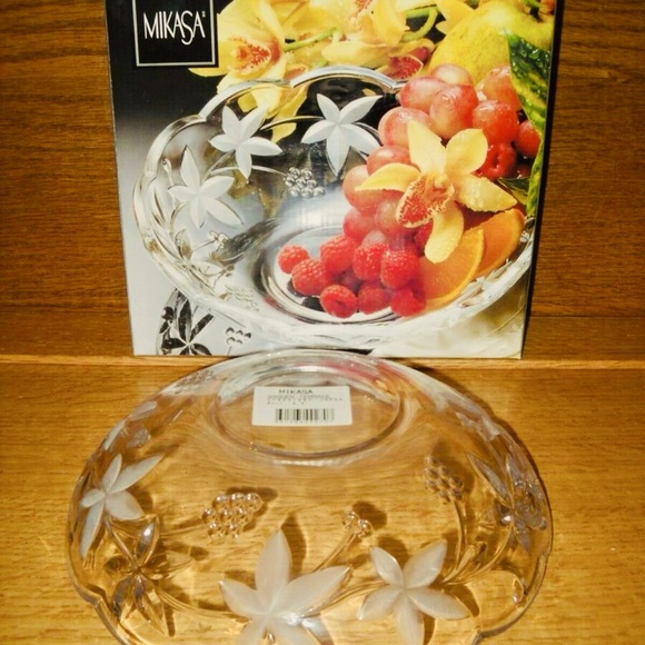 New Mikasa Garden Terrace Crystal Bowl 8.5" - WY923/257 - Picture 1 of 5